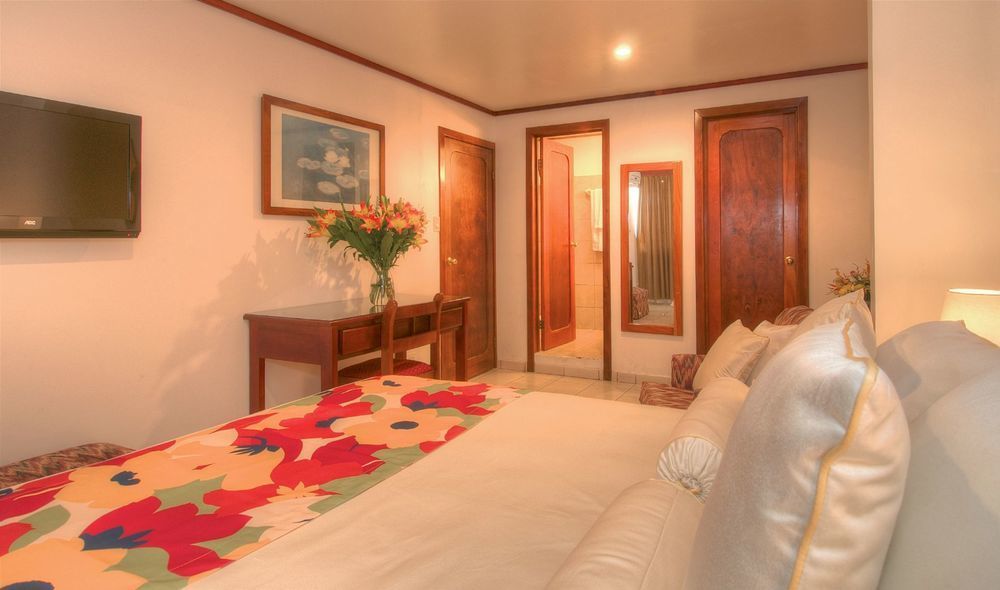 Hotel Residence Inn Suites Cristina San José Buitenkant foto