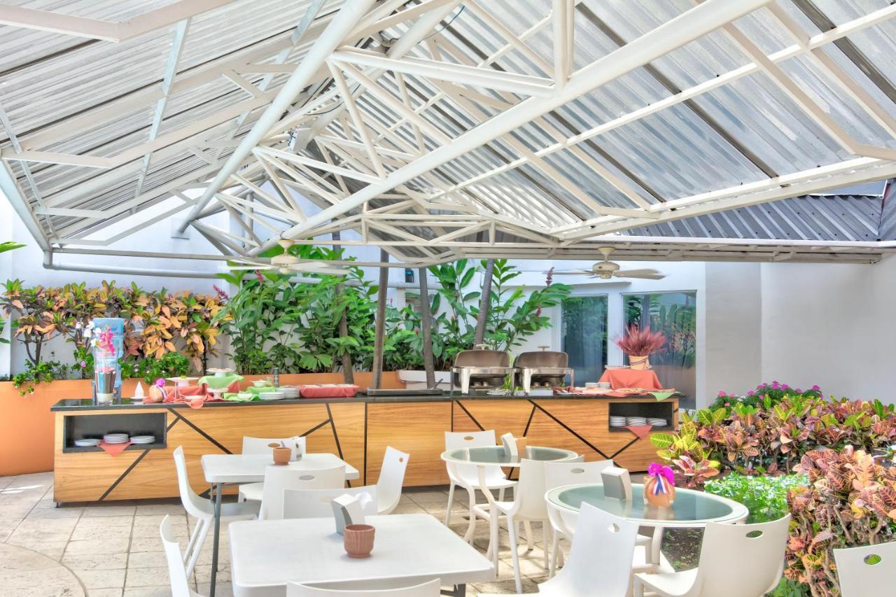 Hotel Residence Inn Suites Cristina San José Buitenkant foto